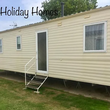 J.R. Holiday Homes Clacton-on-Sea Esterno foto